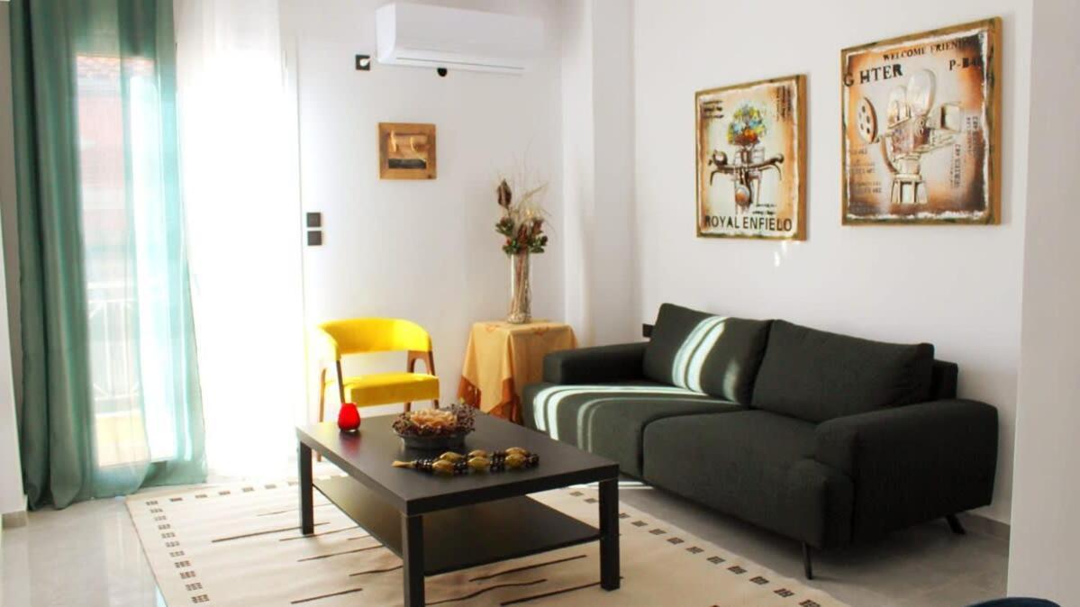 Patras Cozy Nest In The Vibrant City Center Exteriör bild
