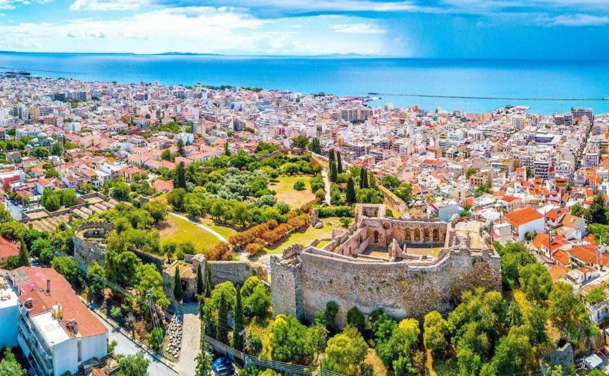 Patras Cozy Nest In The Vibrant City Center Exteriör bild
